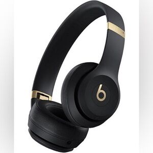 Beats Solo 4 Headphones - Matte Black / Gold